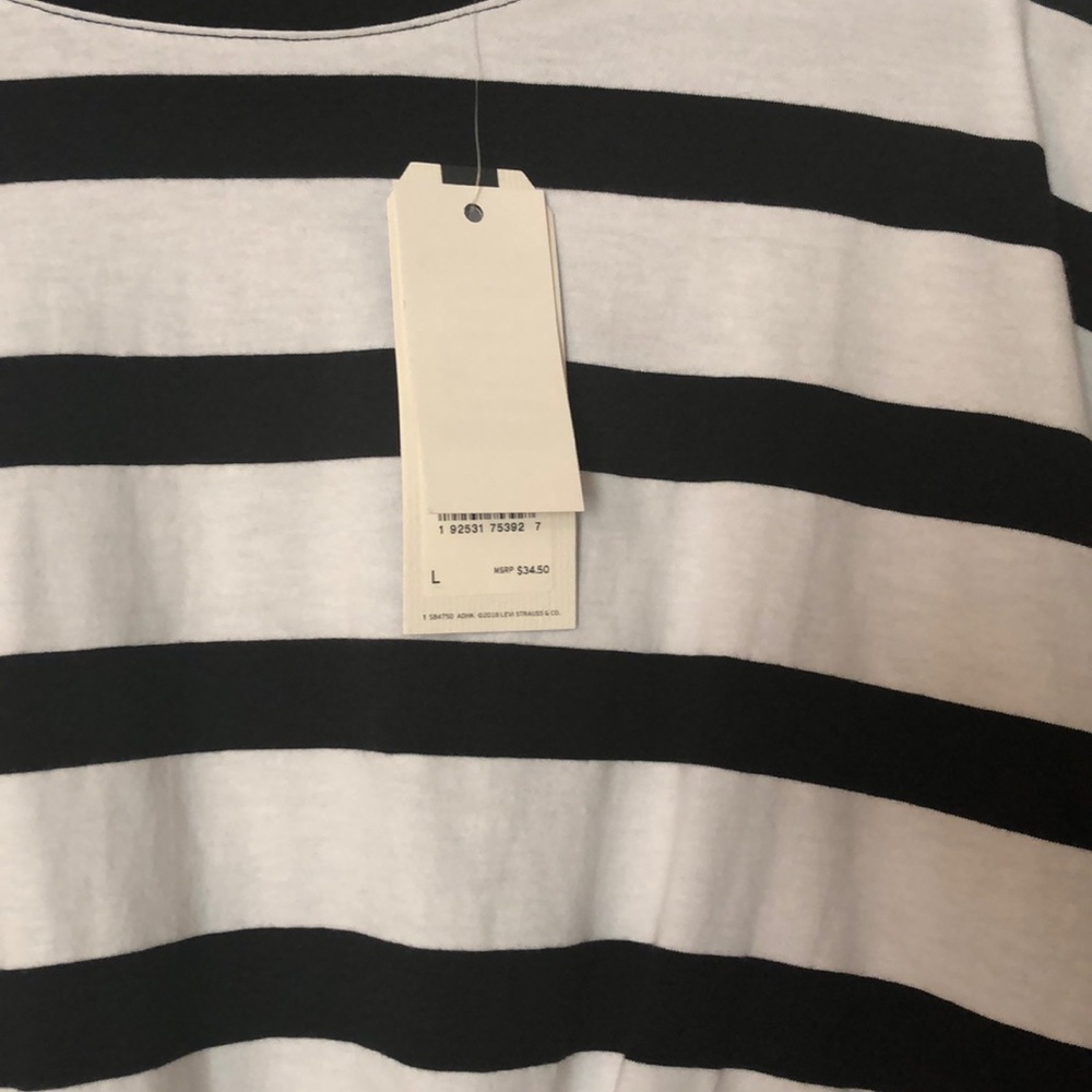 Strip Crop Tee - Picture 4 of 6
